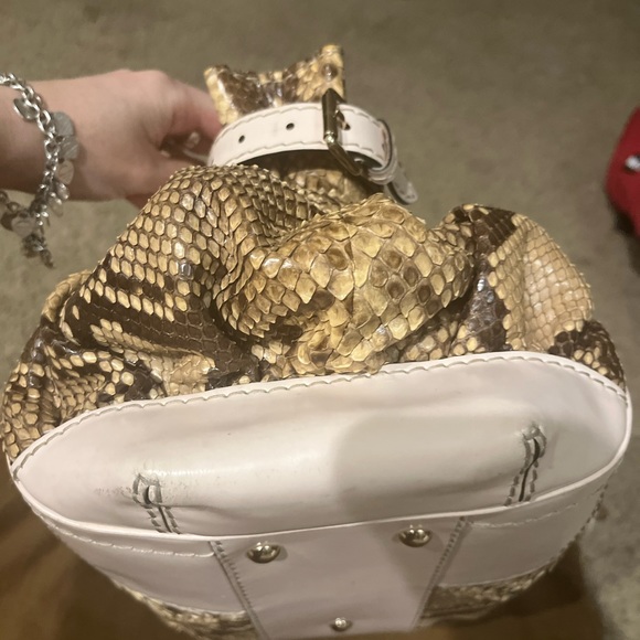 COPY - $4000 Authentic Gucci Dionysus Cruise Limited Edition Python Satchel 18”… - Picture 3 of 16